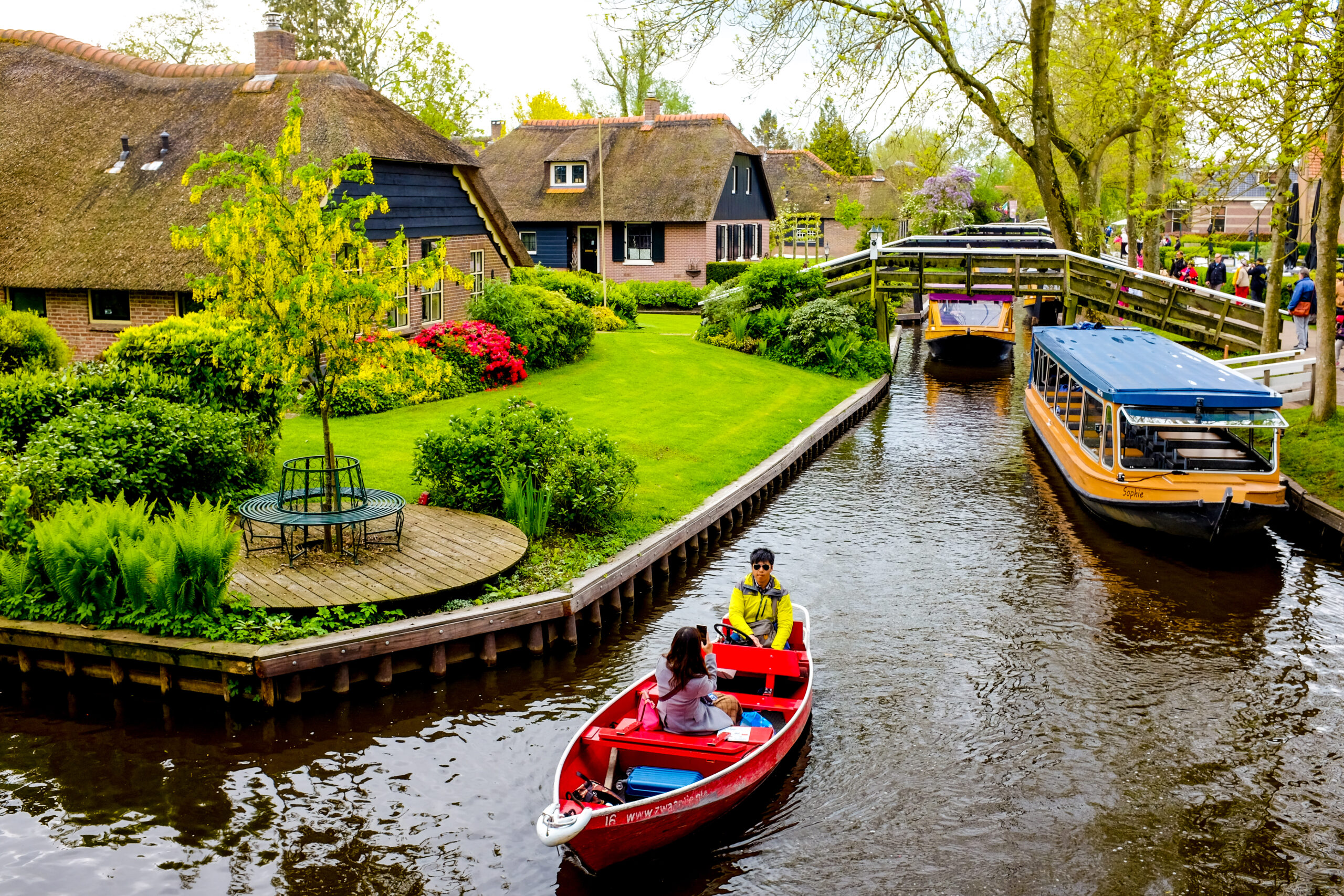 Giethoorn,,The,Netherlands,-,April,28,,2019:,A,Beautiful,Scenery