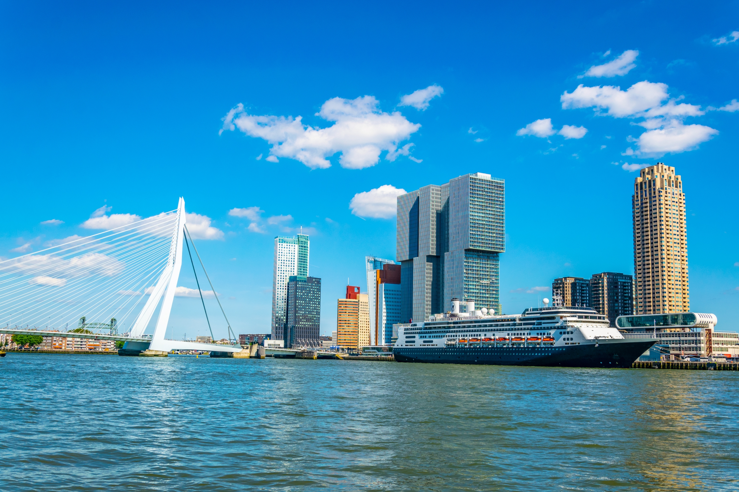 Skyscrapers,In,Rotterdam,,The,Netherlands